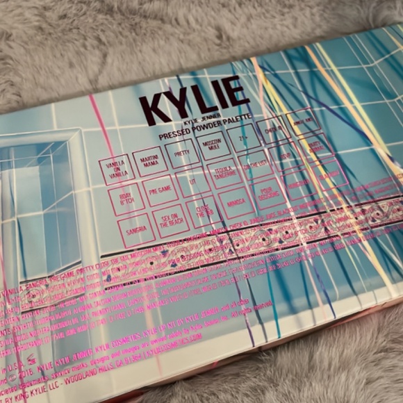 Kylie Cosmetics BNIB Eyeshadow Palette Sipping Pretty - Picture 2 of 4